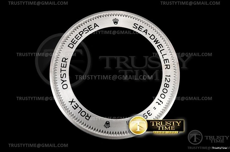 1114 ROLSD097A – Deep Sea Dweller Packable 1017